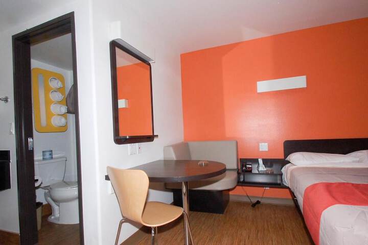 Room 18 of 27