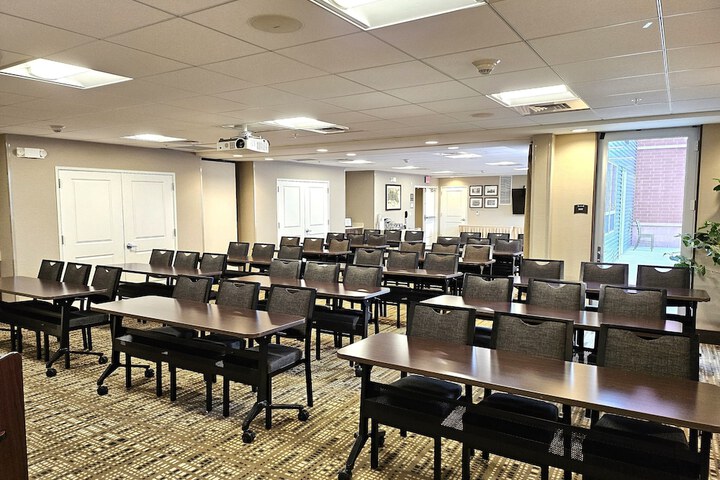 Staybridge Suites Marquette by IHG