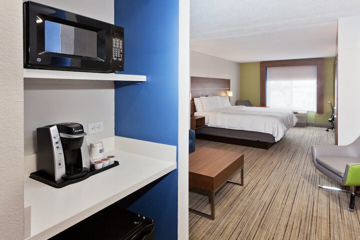 Room 13 of 42