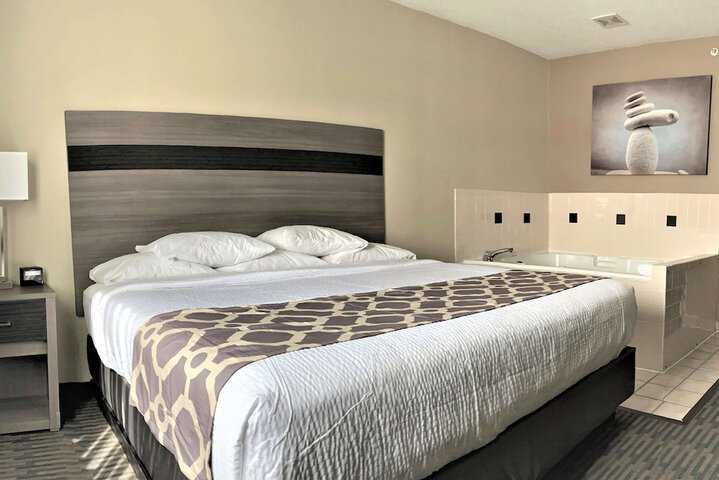 Room 8 of 21