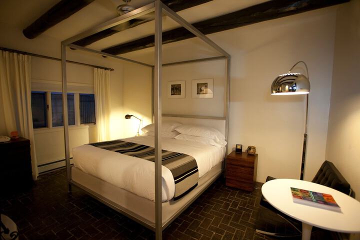 Room 17 of 23