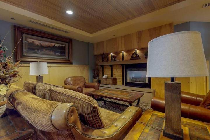 1 Bedroom Mountain Condo in River Run Village with Beautiful Mountain Views and Walking Distance to Ski