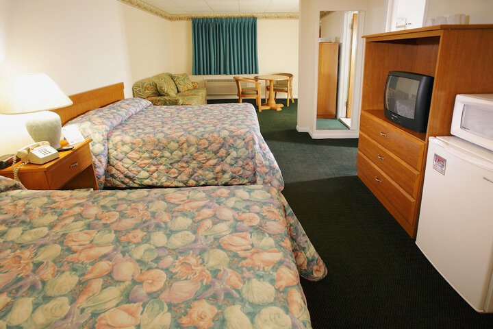 Room 102 of 167