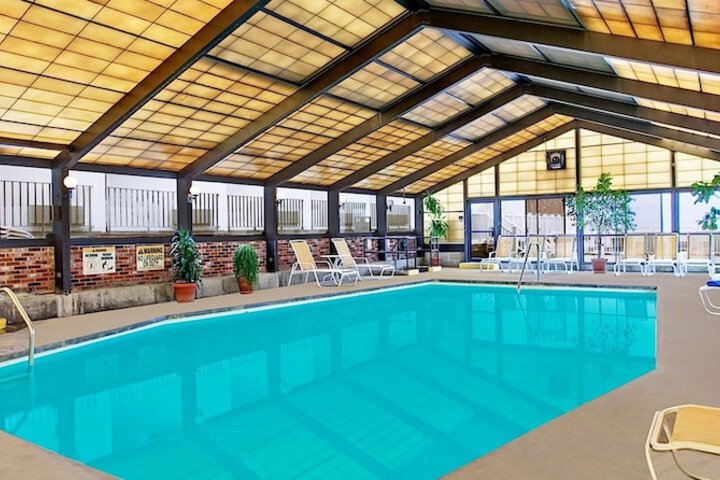 Pool 4 of 35
