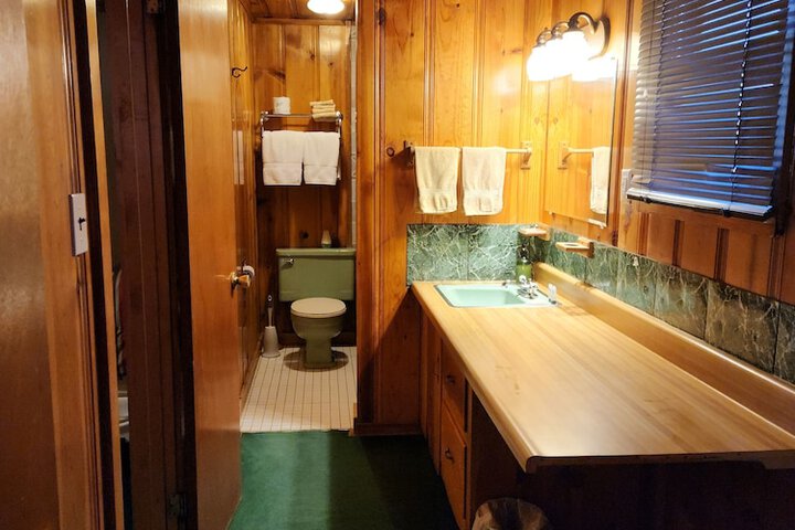 Eagle Nest Fly Shack and Lodge