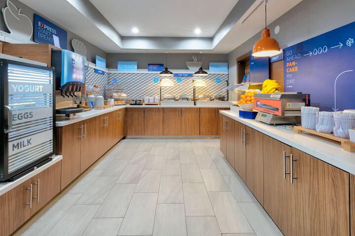 Breakfast/Coffee Service 32 of 34