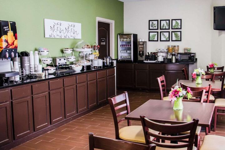Breakfast/Coffee Service 42 of 47