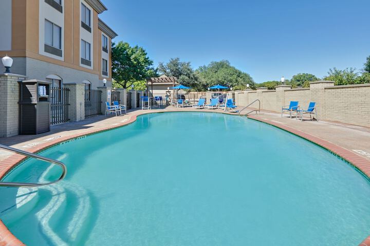 Holiday Inn Express Hotel & Suites Dallas - Duncanville by IHG