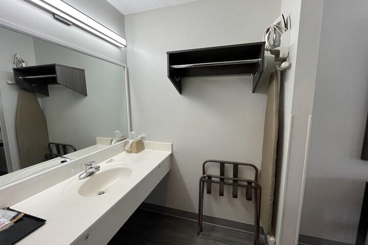 Embassy Inn