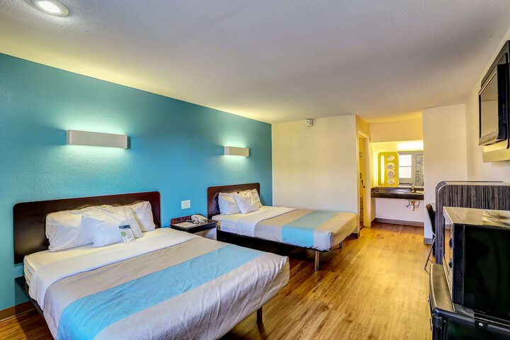 Room 21 of 42