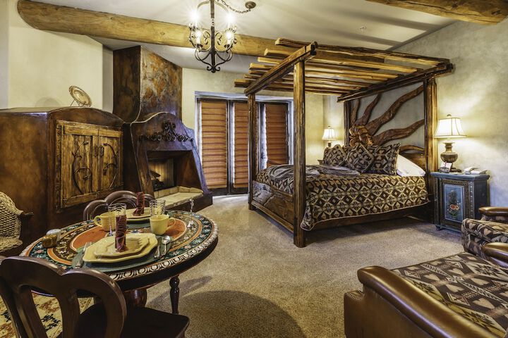 Room 43 of 111
