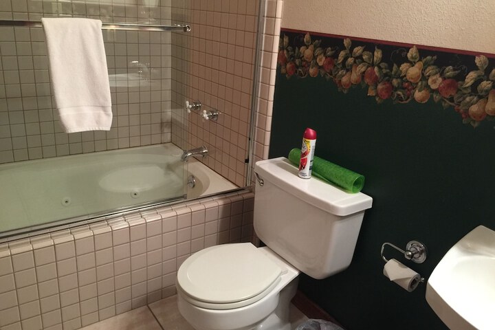Room 42 of 57