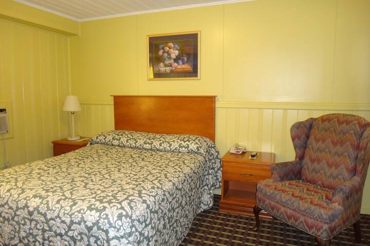 Room 32 of 38