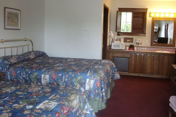 Room 28 of 34