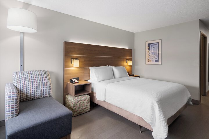 Holiday Inn Express Sheboygan-Kohler by IHG