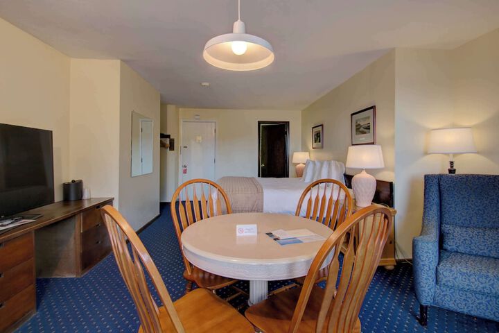 Room 104 of 157