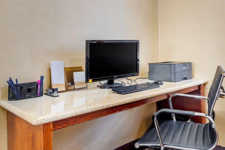 Business Center 36 of 37