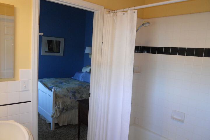 Room 26 of 63