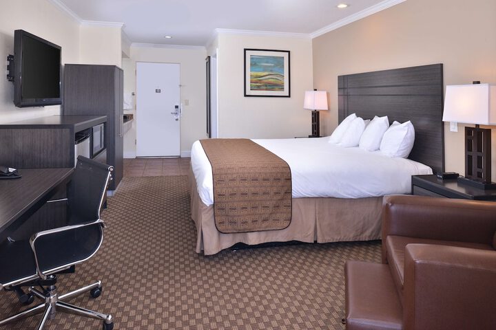Room 8 of 19