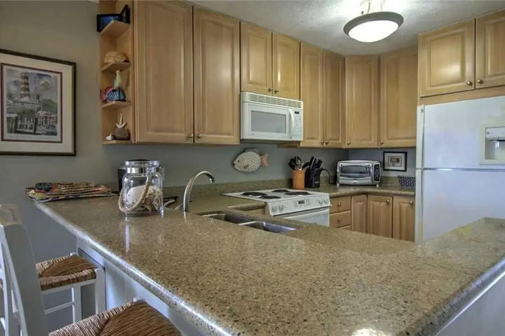 8 1 / 2 Marina Unit 1