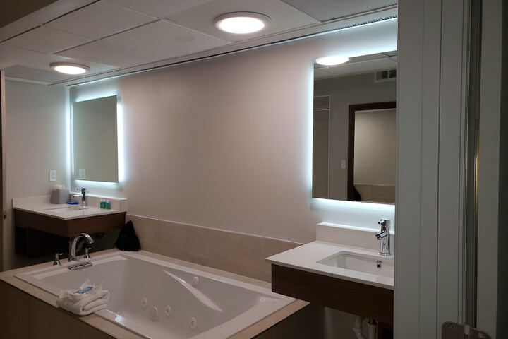Room 18 of 46