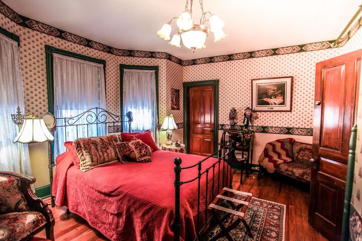 Room 11 of 40