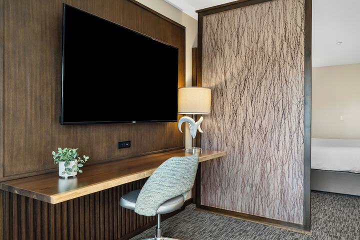 The Oxford Hotel Bend