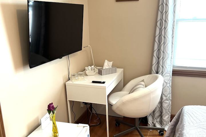 Room 27 of 64