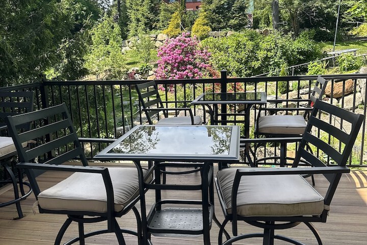 Camden Riverhouse Hotel