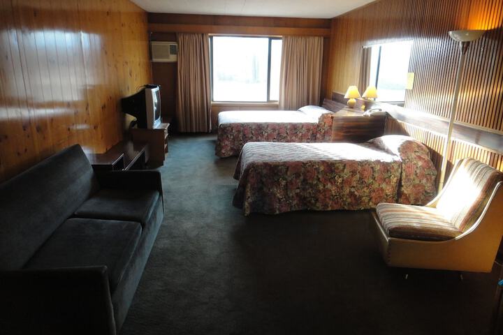 Room 15 of 32