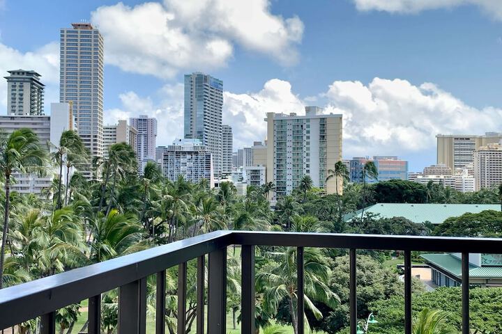 DoubleTree by Hilton Hotel Alana - Waikiki Beach