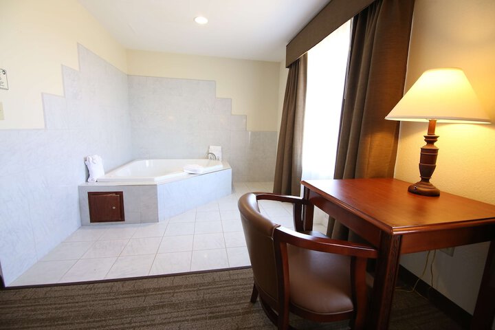 Room 16 of 24