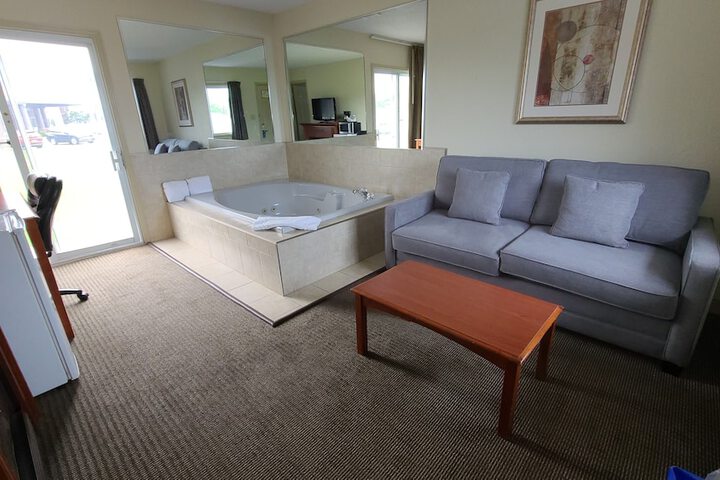 Room 6 of 14