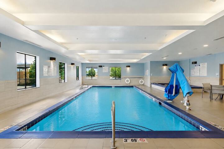Holiday Inn Express & Suites Salt Lake City South - Murray by IHG