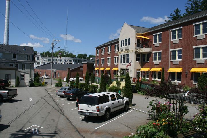 Camden Riverhouse Hotel