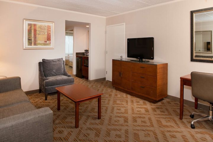 Room 34 of 67