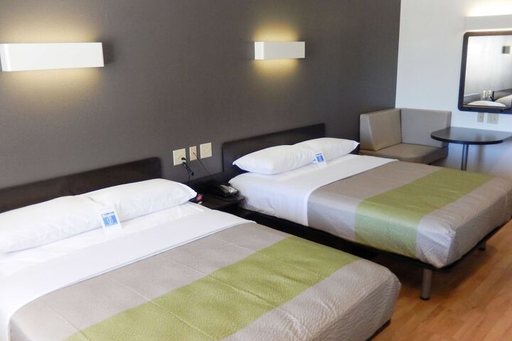 Room 15 of 22