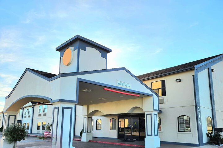 Hotel 2 of 27