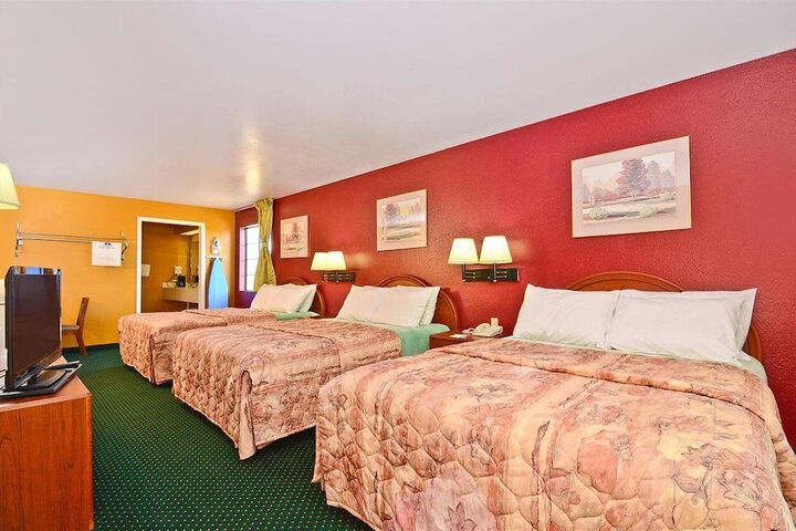 Room 17 of 19