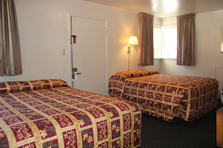 Room 27 of 32