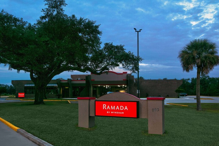 Ramada by Wyndham Diamondhead I-10 / Gulfport