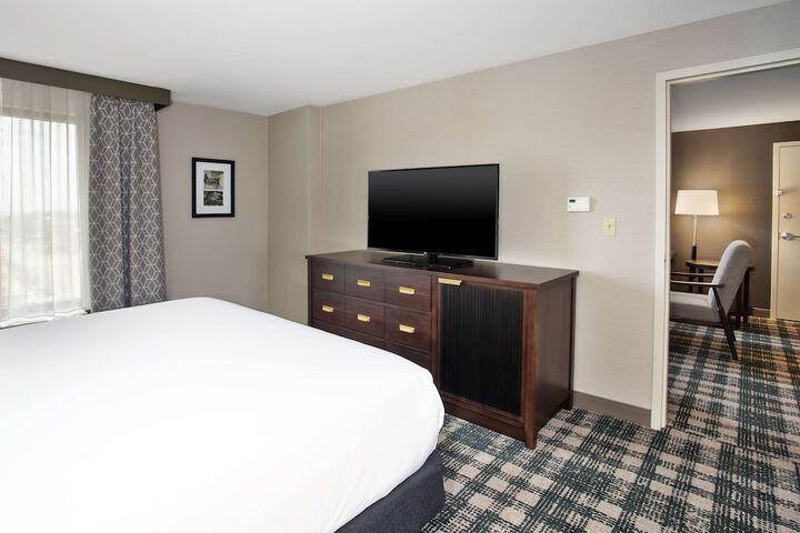 DoubleTree by Hilton Lansing