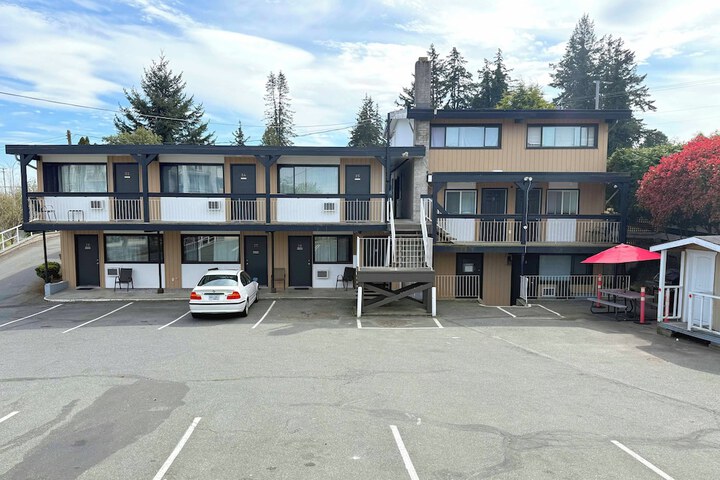Departure Bay Motel