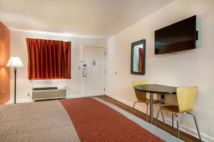 Room 15 of 24