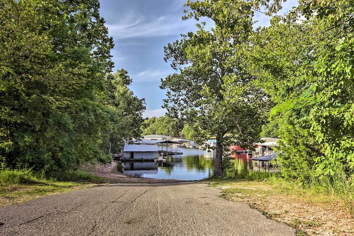 Dock Deck & Boat Slip: Lakefront Eucha Home