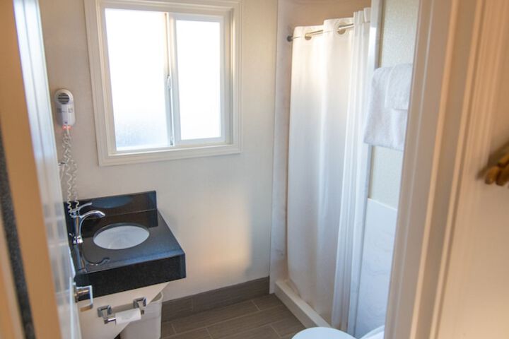 Room 14 of 27