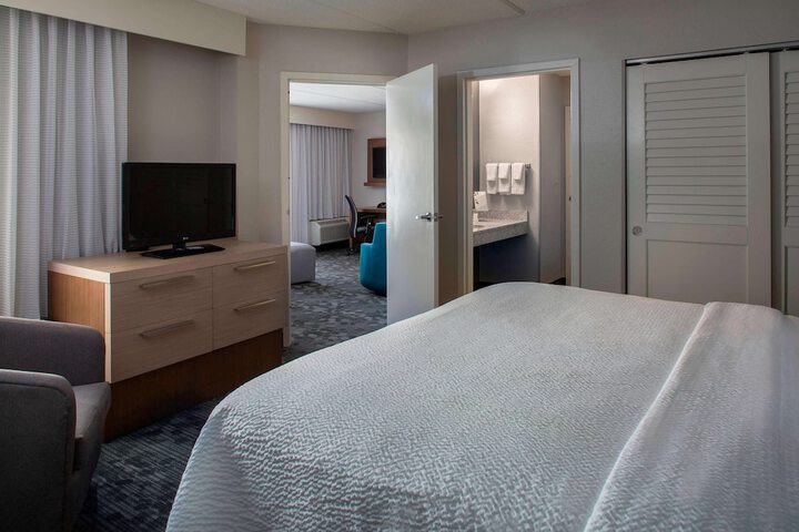 Room 16 of 30