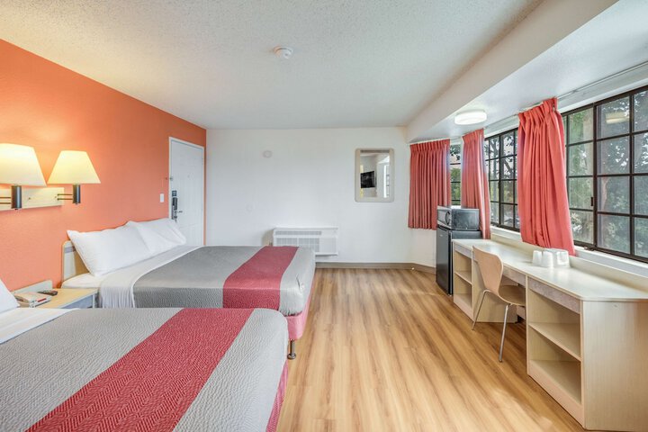 Room 51 of 65