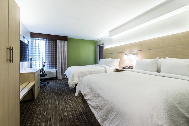Holiday Inn Express Flint-Campus Area by IHG