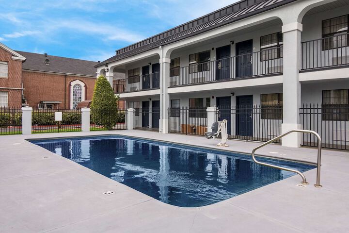 Pool 4 of 25